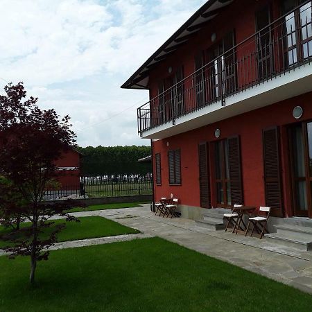 Tra MENTA e MELIGA Hotel Carignano  Bagian luar foto
