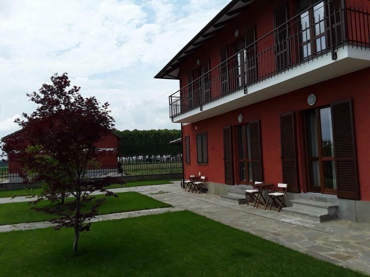 Tra MENTA e MELIGA Hotel Carignano  Bagian luar foto