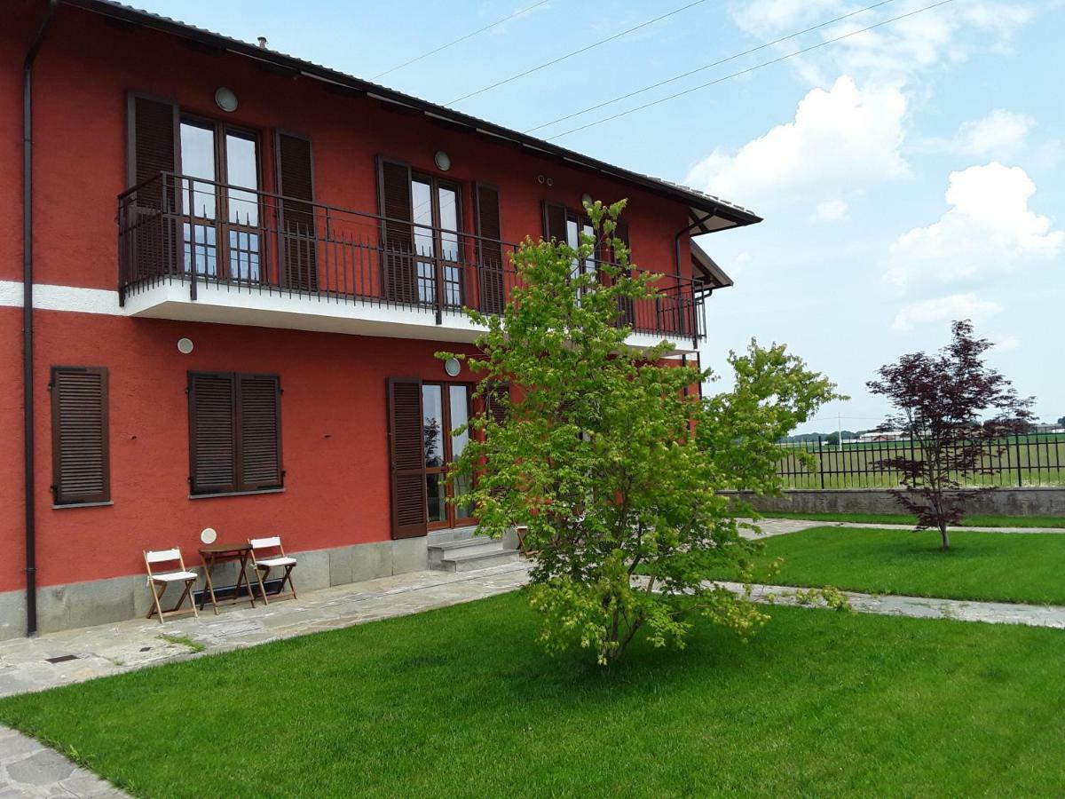 Tra MENTA e MELIGA Hotel Carignano  Bagian luar foto